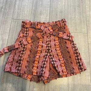 anthropologie - Pink & brown tones Patterned Shorts with belt . Super cute
